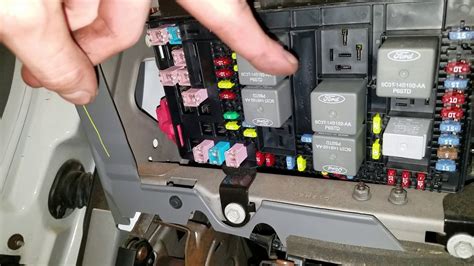 2009 ford f150 starter relay location|2008 f150 fuse box location.